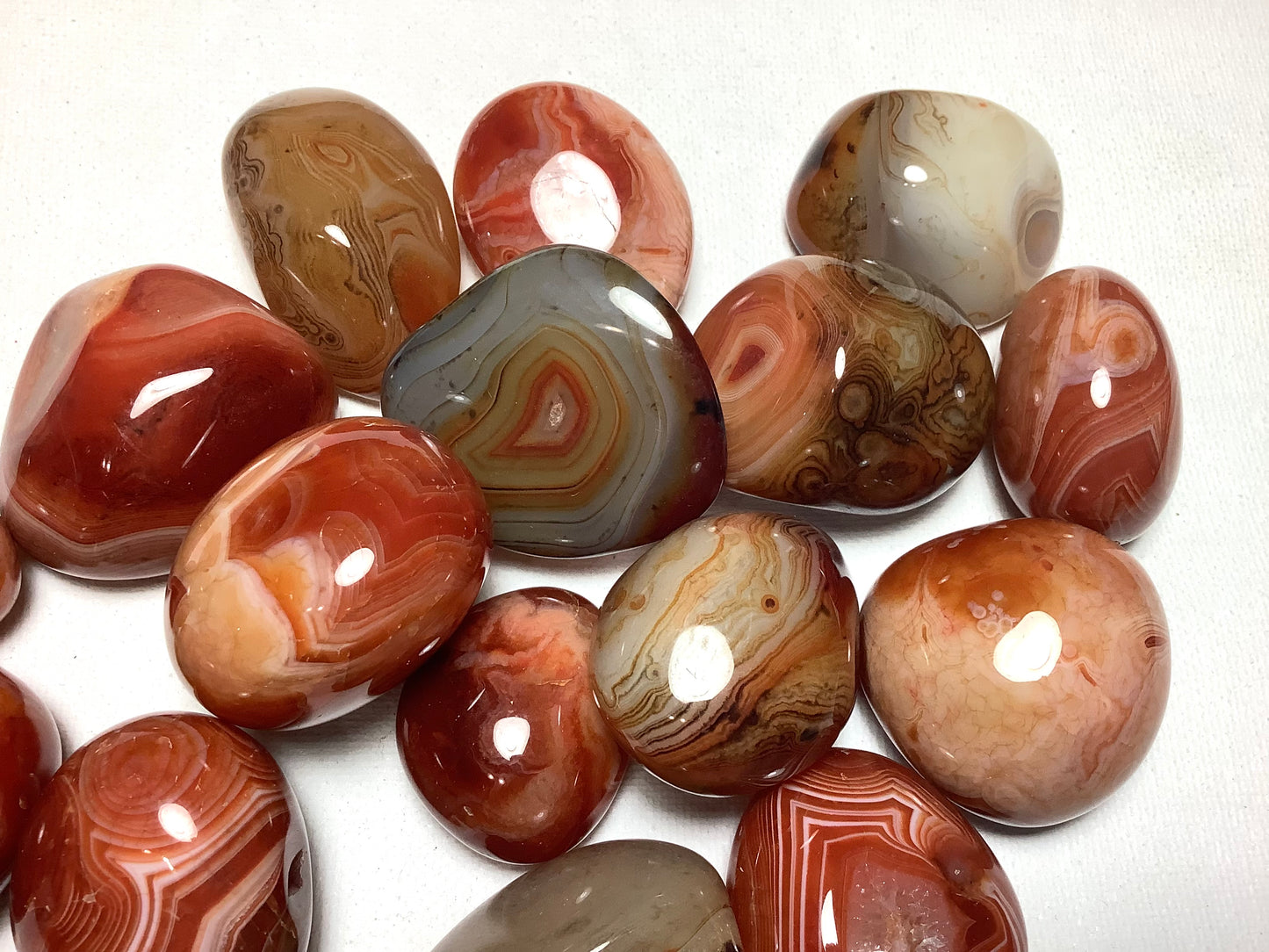 2023 Natural Sardonyx Palm Stone Wholesale Price