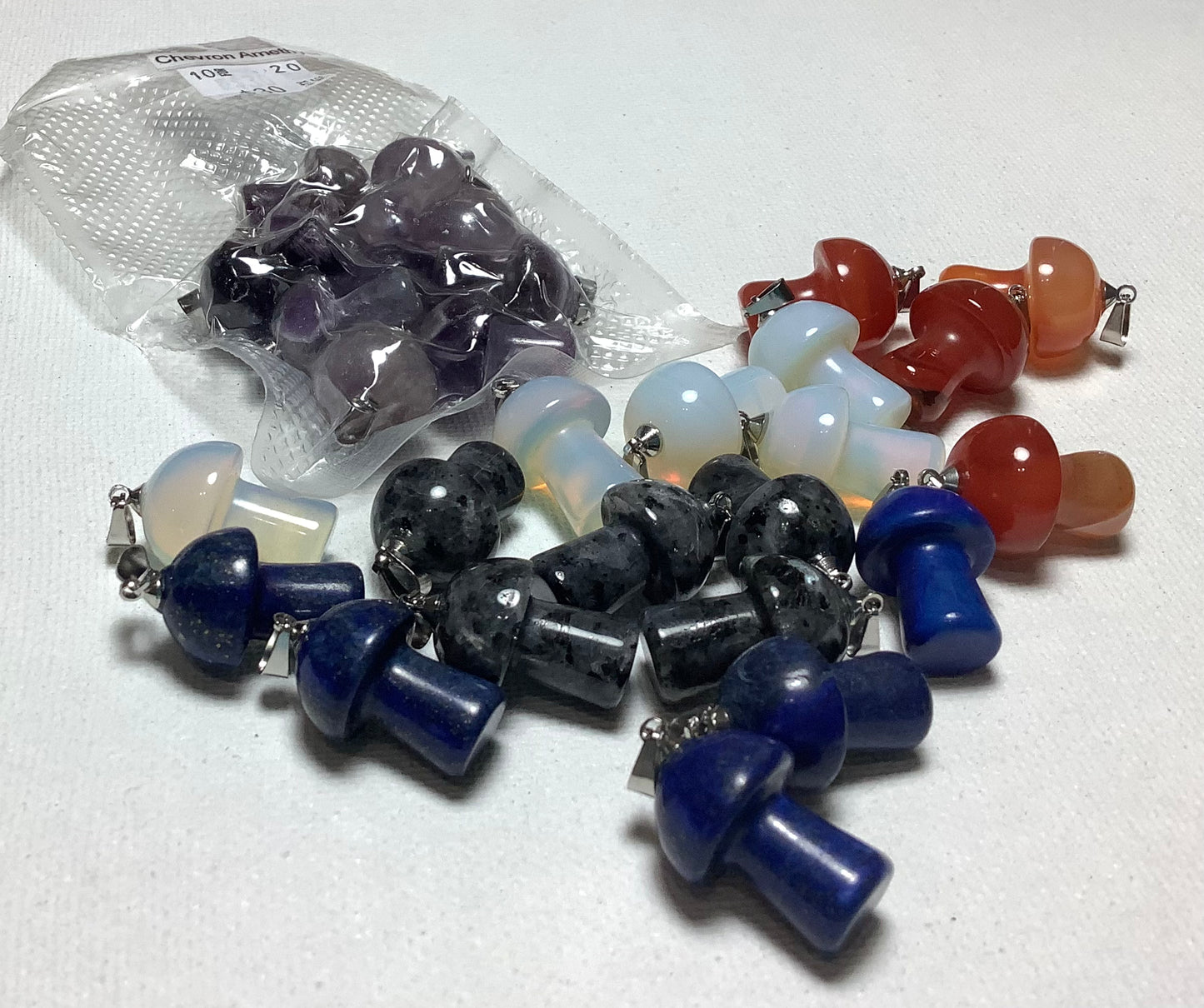 2023 Mini Mushroom Pendant Mix Stone 2cm