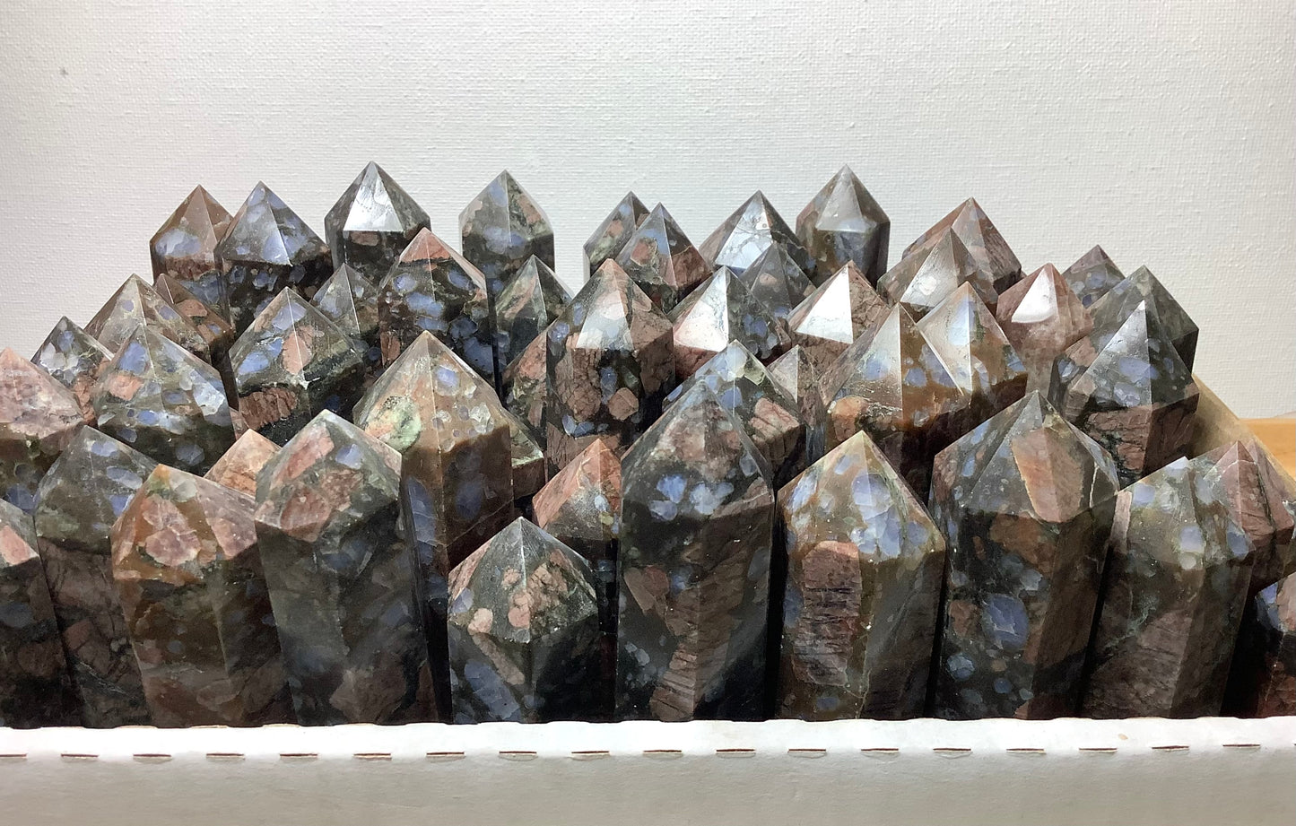 Natural Que-Sera Stone Point Tower Obelisk Healing wholesale price